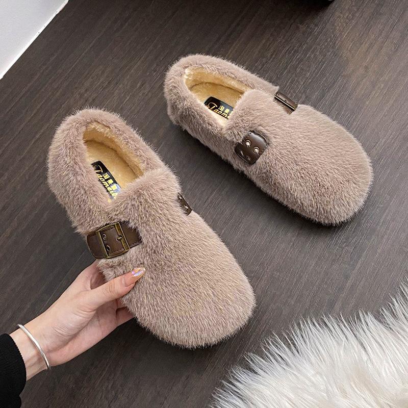Women with one foot of fluffy shoes wear new velvet warm Doudou shoes in winter comfortable lazy soft sole large size cotton shoes women 33 3966₽
