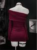 Autumn Winter Striped One-Shoulder Long-Sleeve Y2K Knit Hip-Hugging Dress