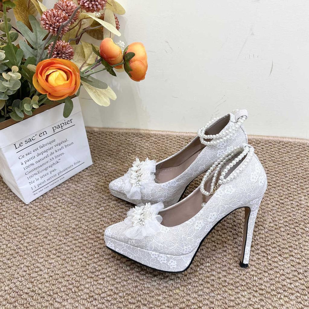 Leichte Schuhe Damen sanfter Wind Plateau Samt hohe Absätze Braut Haupt Weiß Hochzeitskleid Blume Hochzeitsschuhe