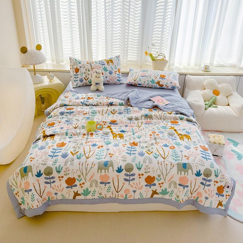 Ultra-Soft Summer Cooling Quilt - Lightweight, Breathable & Skin-Friendly with Embossed Floral Print Design for All Seasons - Perfect for Bedroom