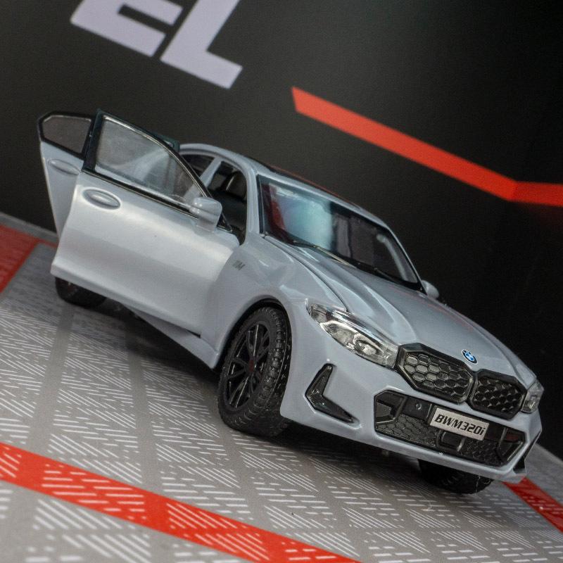 

C21014 M320i Sedan: Sound & Light 6-Door Metal Toy Car for Kids Collection. белый
