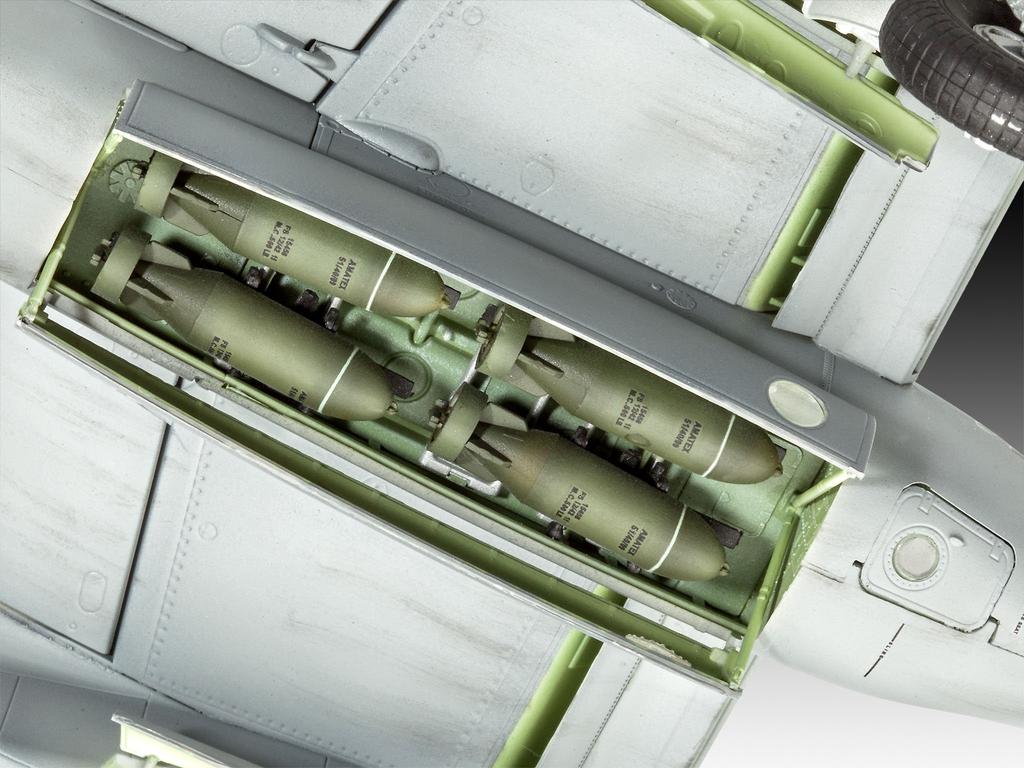 German Revell RAF Mosquito Bomber Plastic Model Kit 03923 1/48 Mk.4