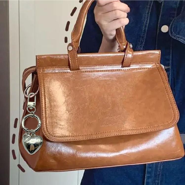 Unique Heart Shaped Keychain Mobile Phone Charm Elegant Jewelry Decoration Fashionable Accessory Portable Keychain