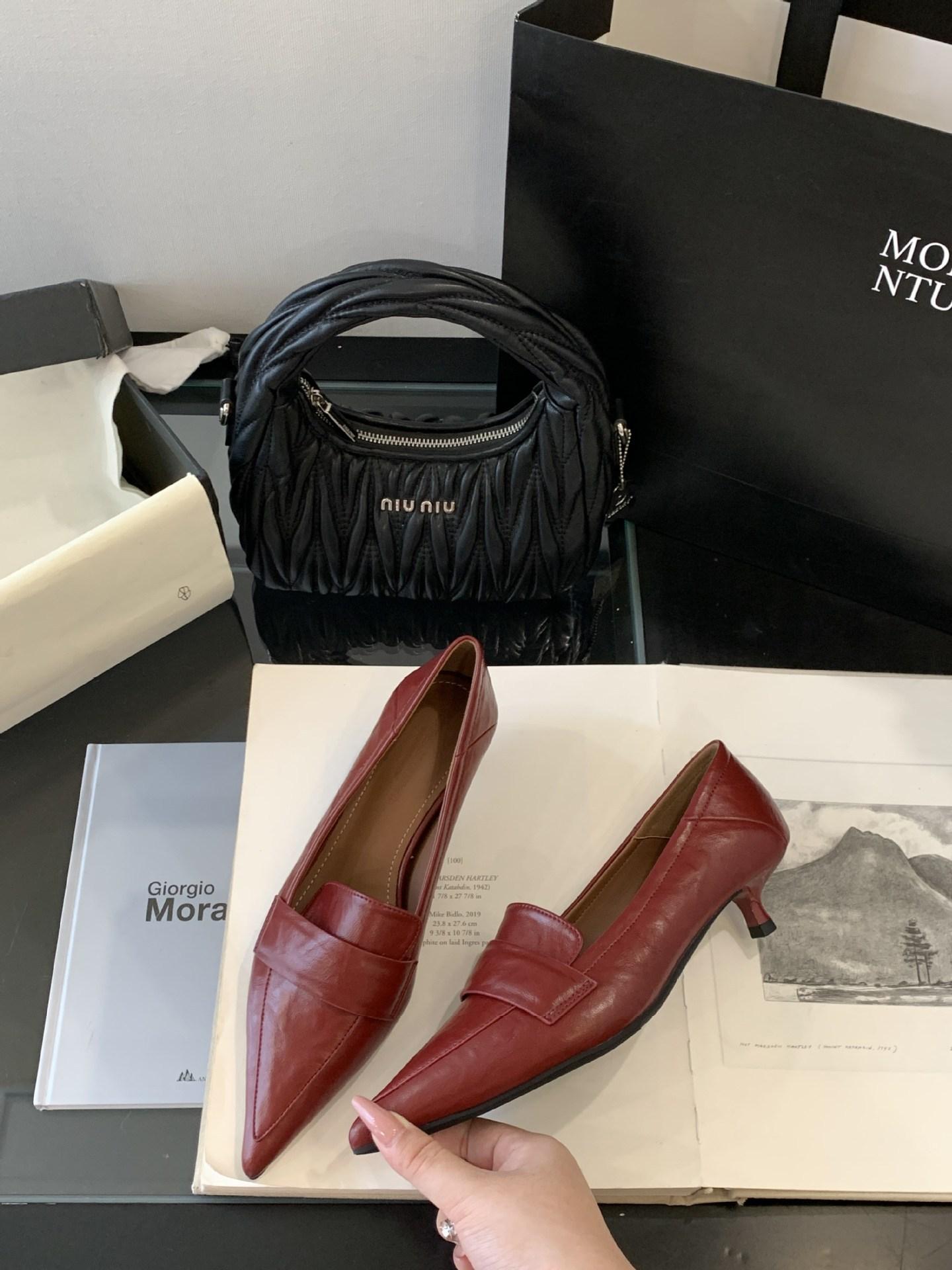 

2025 new French niche metal buckle thin heel low heel light mouth single shoes fashionable versatile simple single shoes 39 бордовый