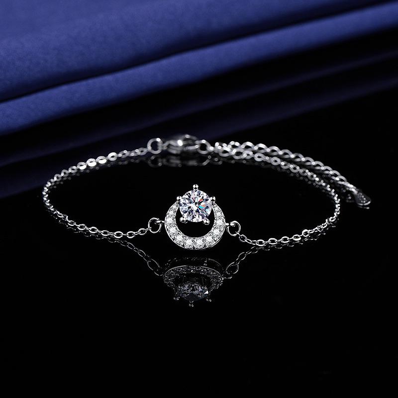 Hot-Selling Four-Leaf Clover Moissanite Bracelet for Women – Versatile, Elegant, & Perfect Gift