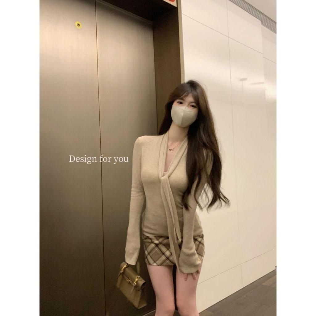 Women's Slim V-Neck Sweater - Versatile, Elegant Early Spring Wear