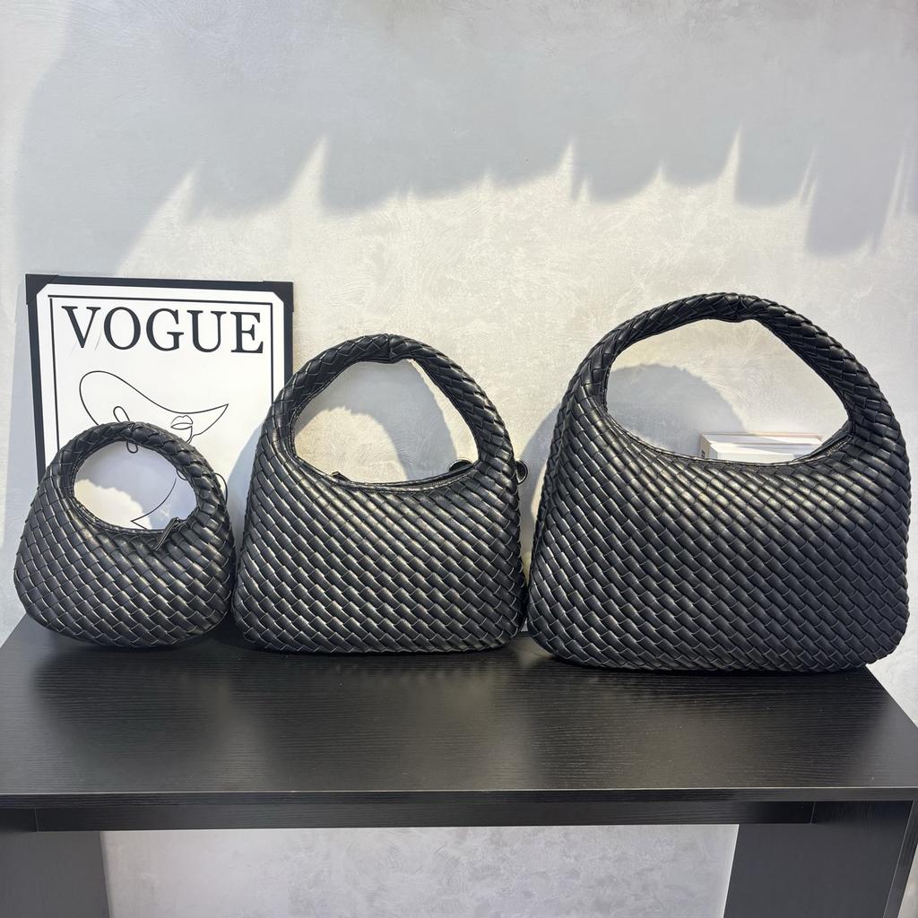 2026 Bag women's premium texture hand-woven hand carry shoulder crossbody chain round bag