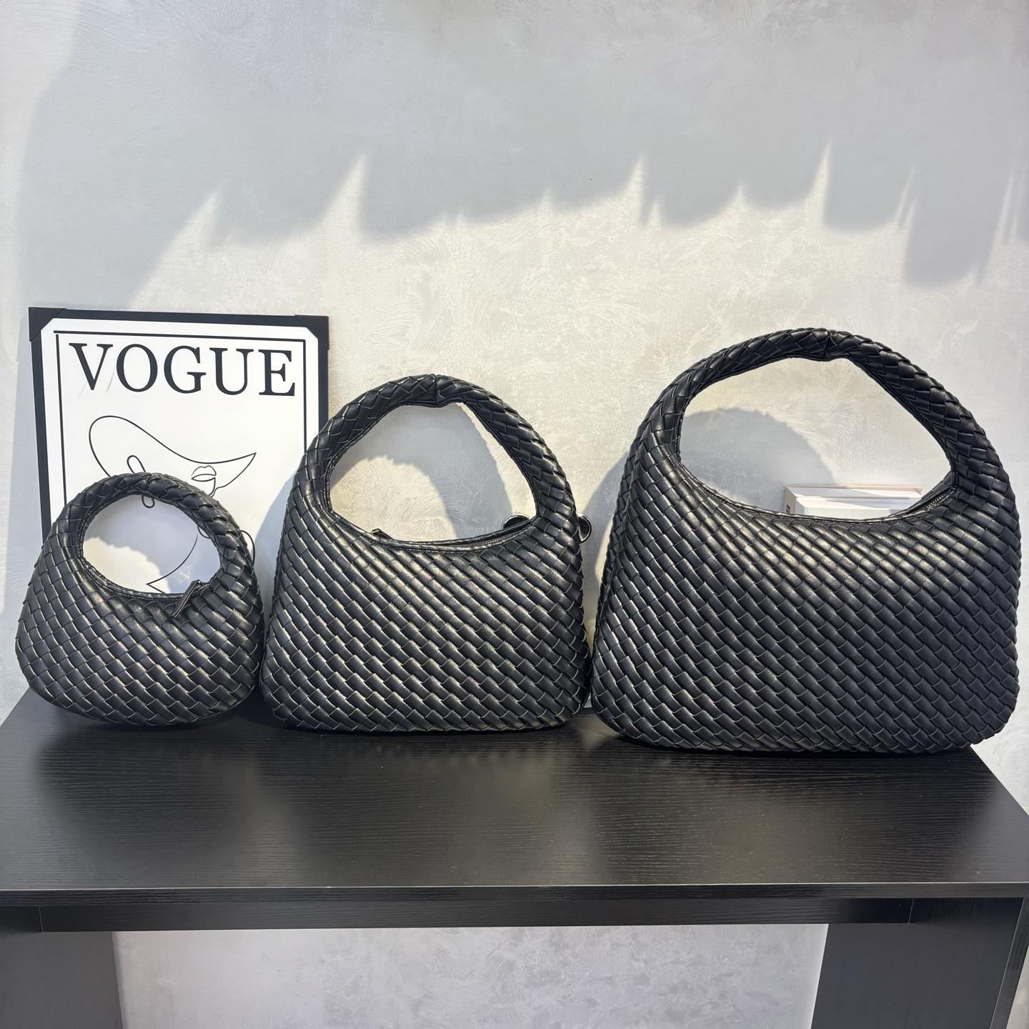 

2026 Bag women s premium texture hand-woven hand carry shoulder crossbody chain round bag Mini: 25*15*5cm*