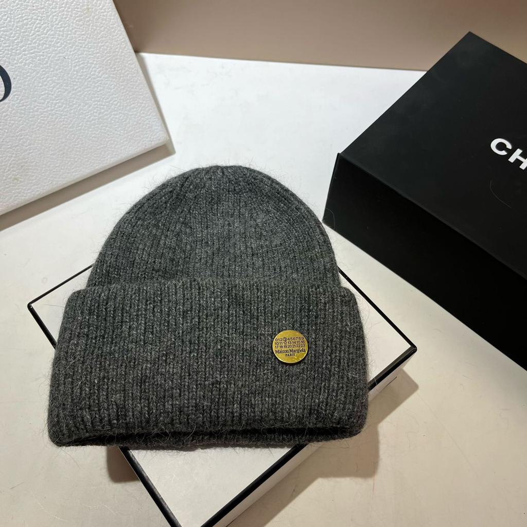 Winter High-Quality Rabbit Fur Knitted Hat Northern Cold Warm Soft Waxy Ear Protection Wool Hat Simple Cold Hat
