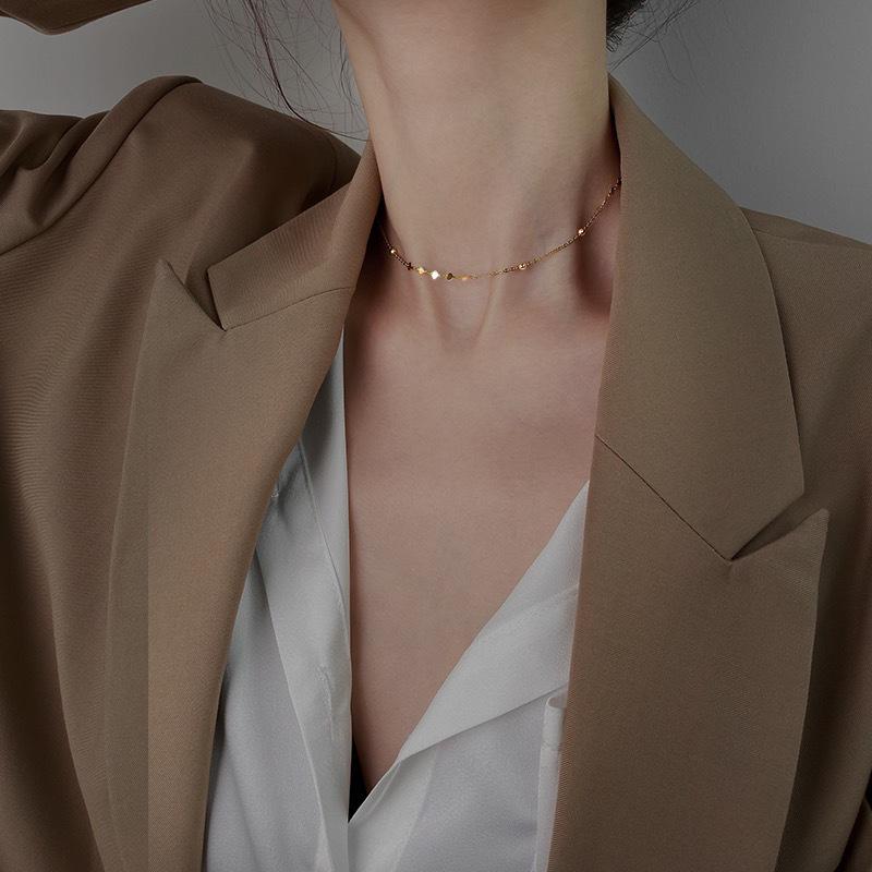 Heart-Shaped Bead Clavicle Chain Choker Necklace - High-End, Simple, Retro Design