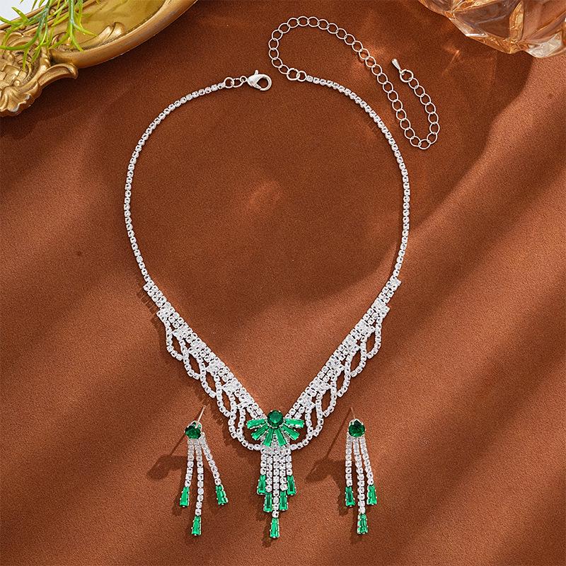 Zircon Jewelry Set: Elegant Niche Design for Weddings and Banquets - Earrings and Necklace