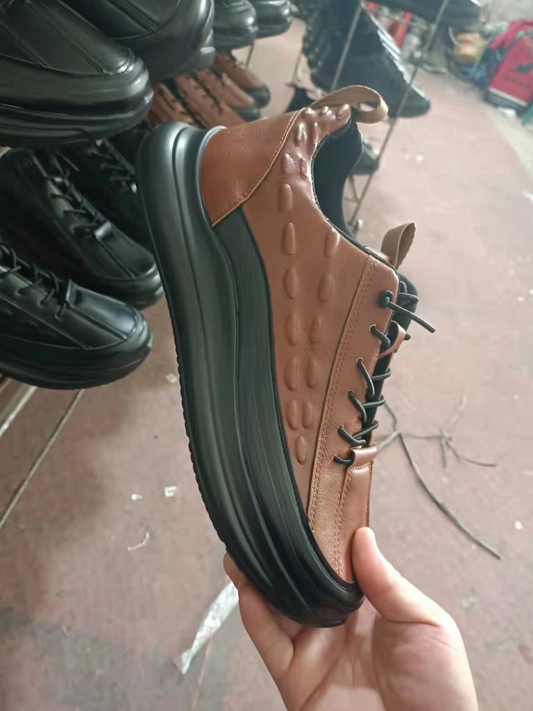 Crocodile Patterned Men's Leather Shoes Autumn Thick Soled Casual Air Cushion Lace Up Leather Men's Shoes