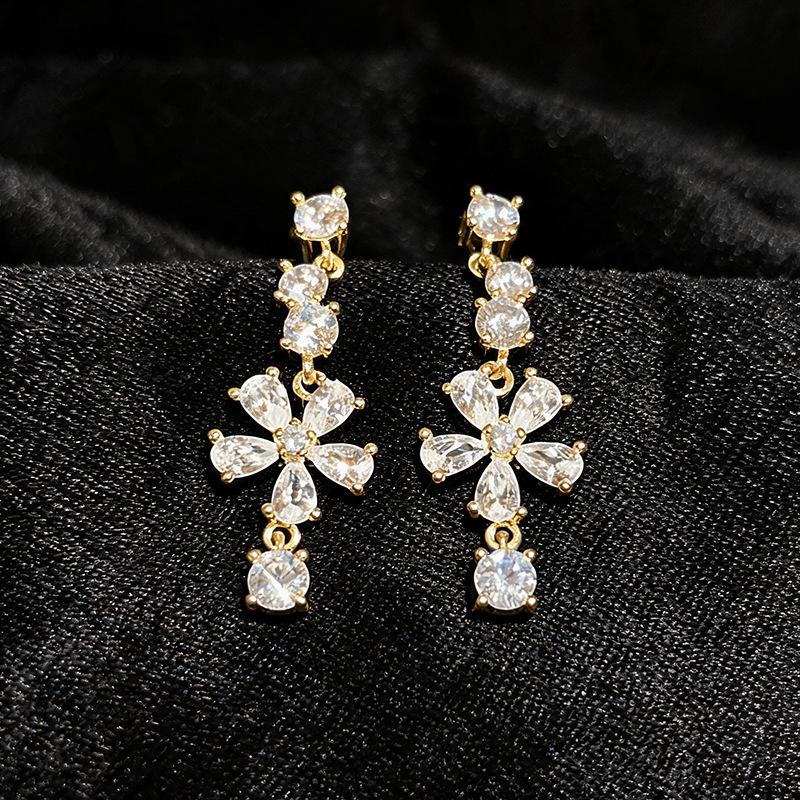 18k Gold Plated Silver Needle Zirconia Flower Stud Earrings - European Light Luxury Ear Ornaments for Women