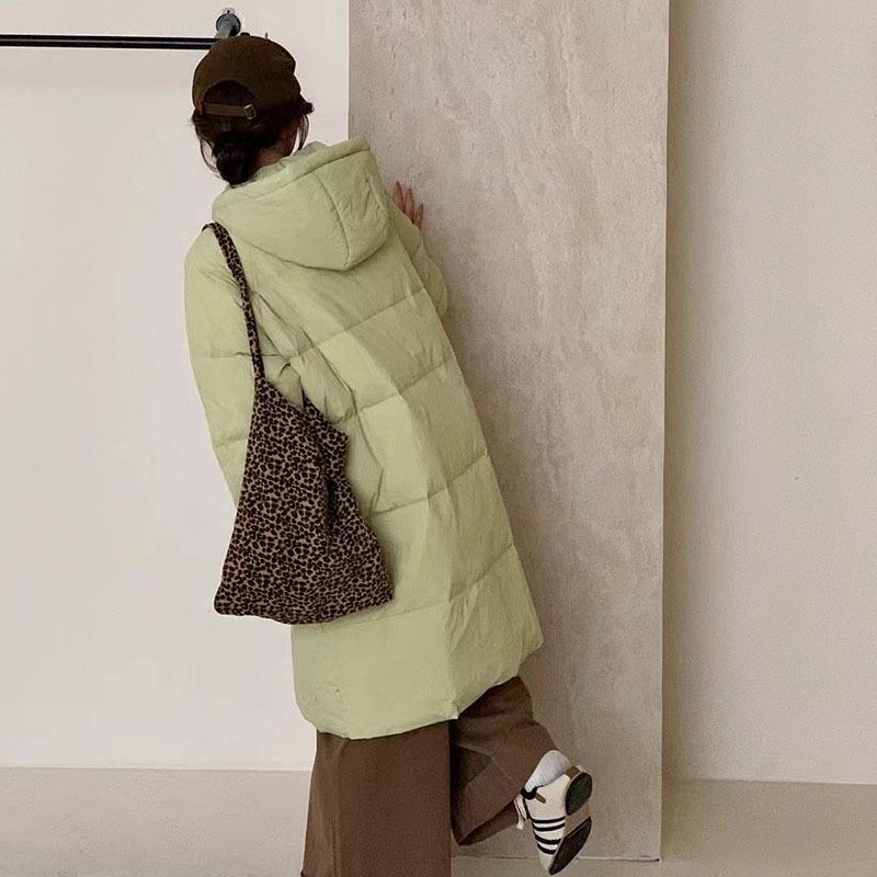 Hooded long down jacket women's 2024 winter fashion sweet design sense wooden barrel buckle thickened knee thin jacket