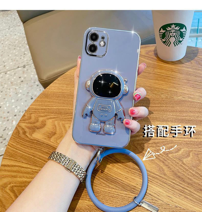 Astronaut bracket is suitable for Apple 17 mobile phone case electroplating all-inclusive soft case iPhone16 folding bracket with bracelet.