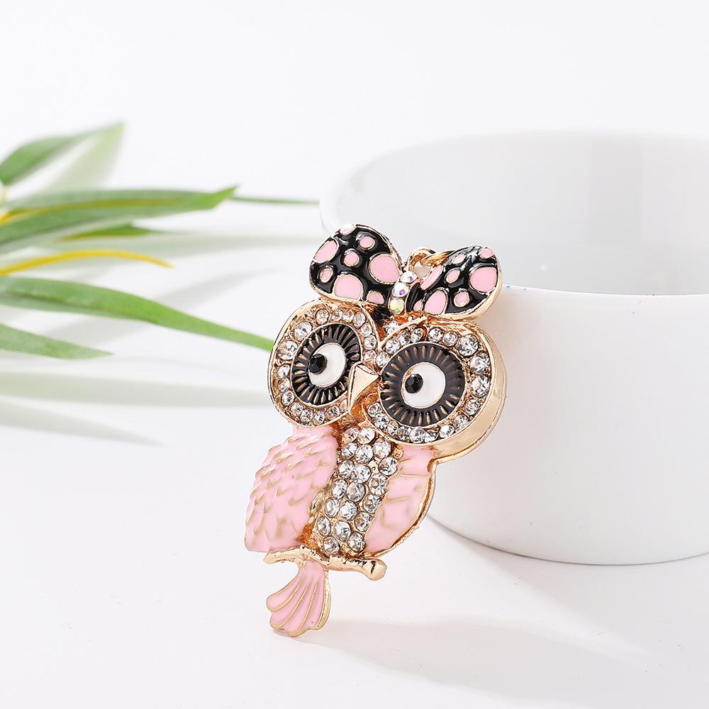 Charming Bowknot Owl Keychain: Creative Metal Pendant for Women's Bags