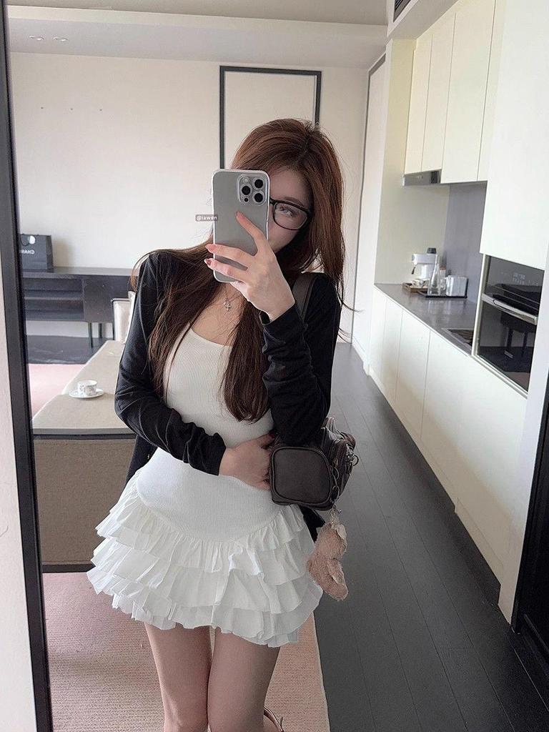 Women's Sweet White A-Line Spaghetti Strap Dress with Ruffle Skirt - Summer Slimming Waist Ballet Style.