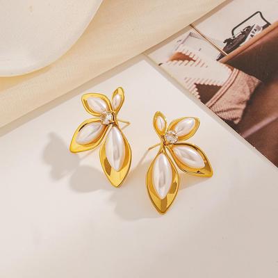 Ying Tai European/American Ins Style High Polish 18K Gold Non-fading Stainless Steel & Titanium Ear Studs with Faux Pearl Petal Design