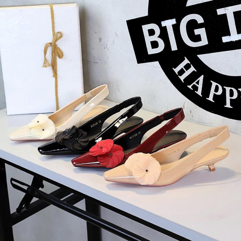 Fashion French Fashion Square Toe Flower Hollow Out Women Shoes Patent Leather Shiny Comfortable Strap Heels