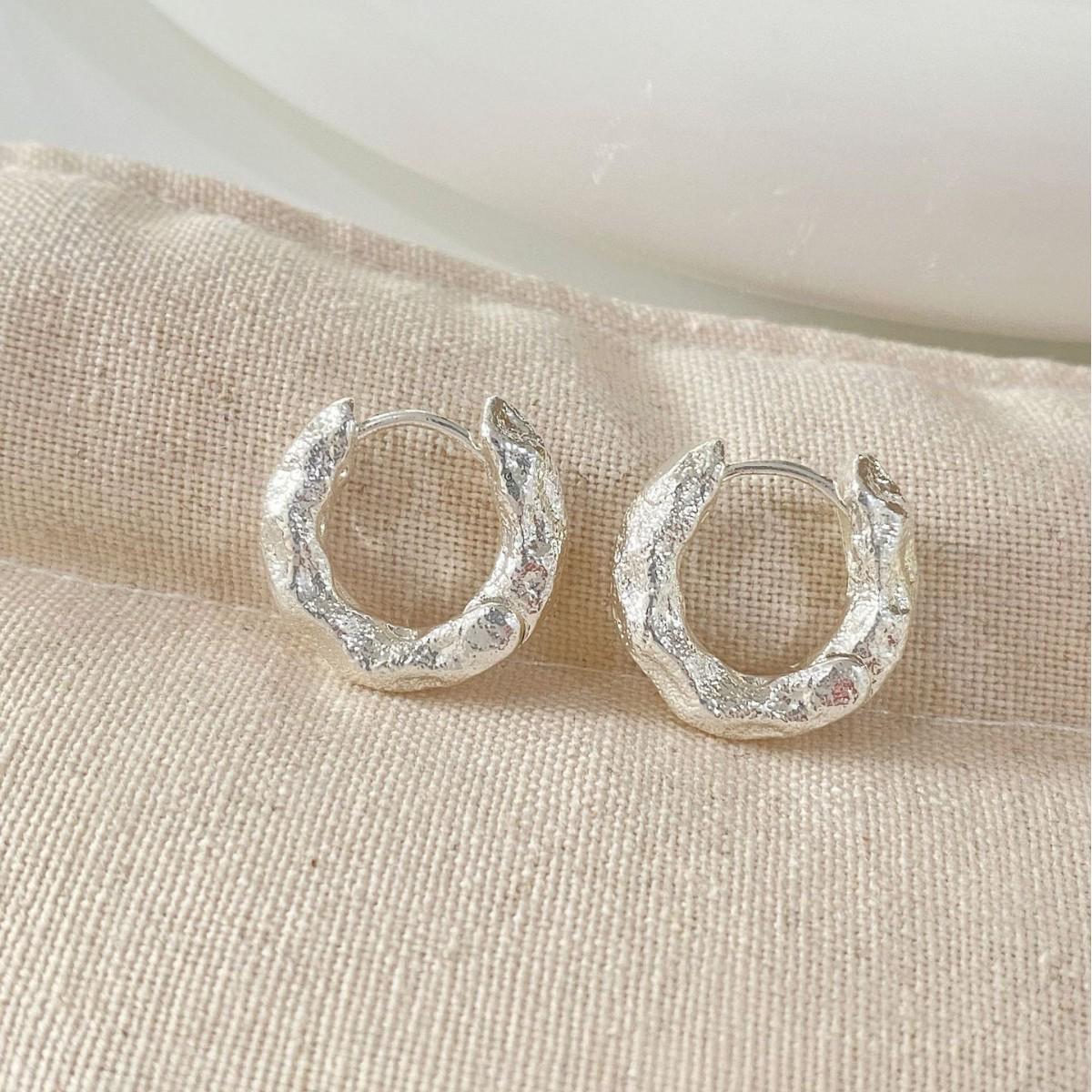 Stylish Irregular Silver Round Earrings – Simple, Cold Style, Versatile Ear Jewelry