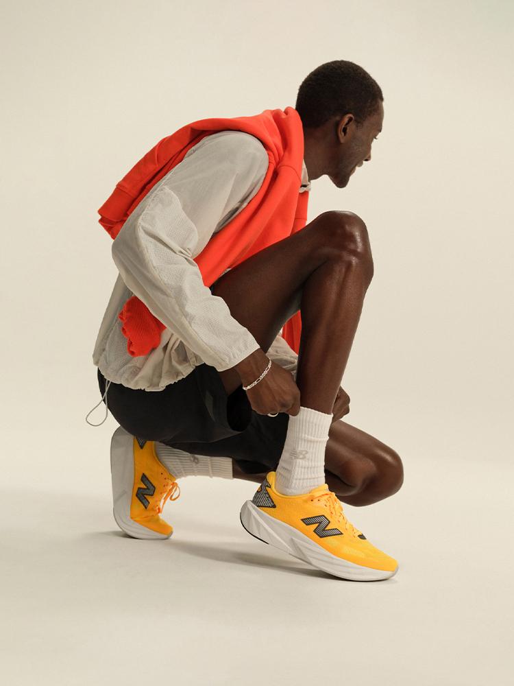 Men's Sneakers New Balance FuelCell Rebel V5 Comfortable And Lightweight Low-top Running Shoes Men's Samoa