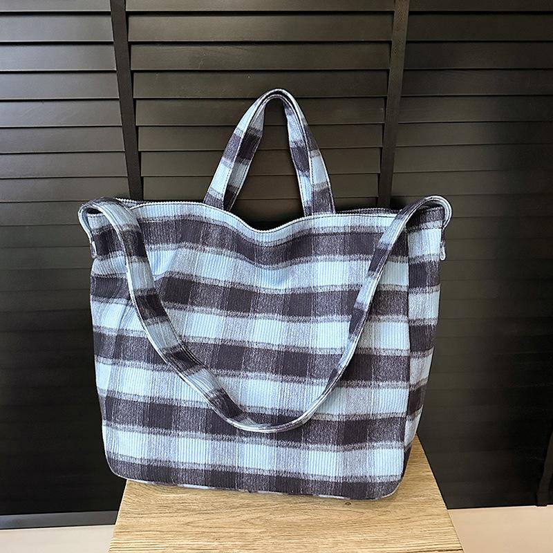 Tide Large-capacity Literary and Simple Lattice 2025 New Fashion Foreign Light Commuter Flannel Single Shoulder Tote Women's Bag