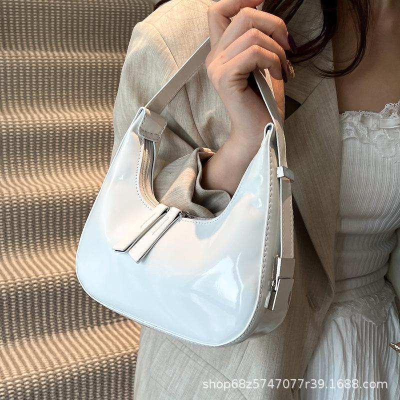 Shoulder Bag Women's 2025 New Simple and Fashionable Patent Leather Glossy Handbag French Underarm Bag Crescent Bag