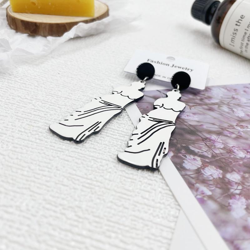 Creative Broken Arm Venus Earrings, European and American Trendy Acrylic Earrings