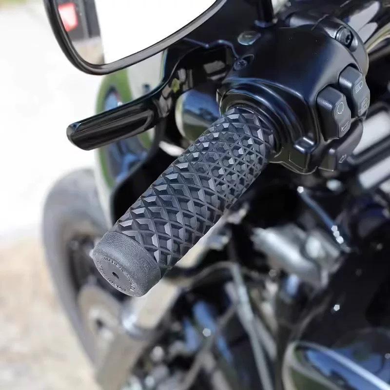 Harley Handlebar Grips for Street Bob, Fat Boy, Fat Bob, Street Glide & Big Glide - Rubber Sleeves for Modified Handlebars.