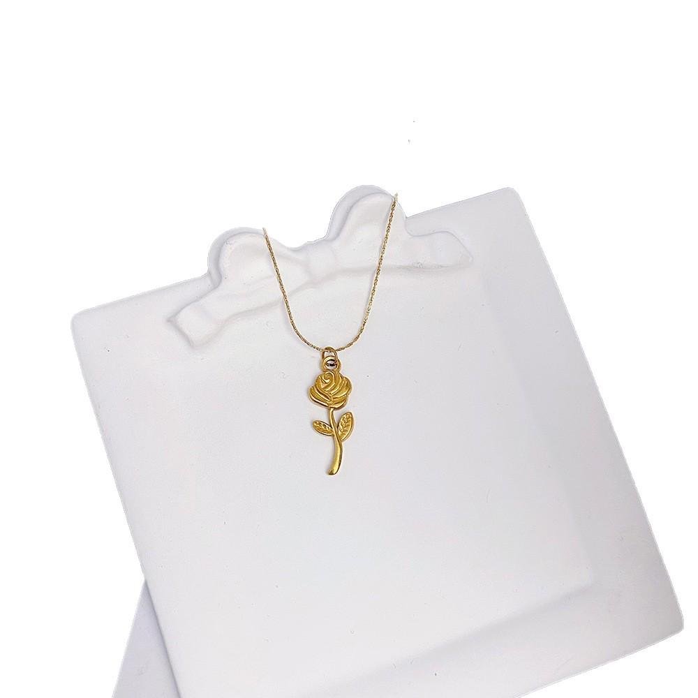 Elegante Collar Floral de Rosa 3D: Acero de Titanio Chapado en Oro de 18 Quilates, Diseño Francés Europeo