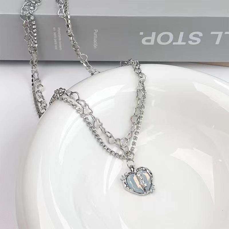 Korean version of love with diamond necklace year new female senior design sense collarbone chain Internet celebrity tide