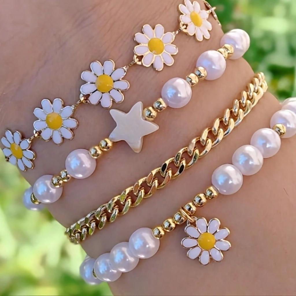 4-piece/set Chrysanthemum Pendant Bracelet Set and White Artificial Pearl Bead Stackable Bracelet Jewelry Set