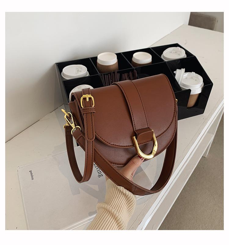 

This year s popular bag women s bag 2025 new trendy fashion foreign style messenger bag high sense Internet celebrity armpit saddle bag
