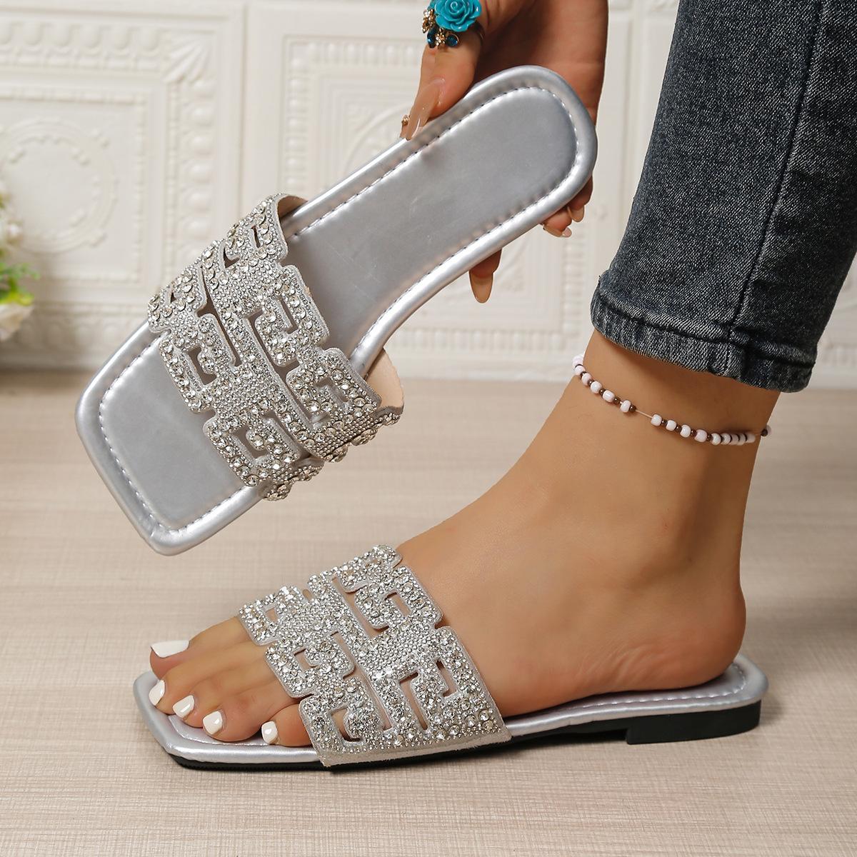 

Европа, Америка 2025 лето новые стразы шлепанцы плоские шлепанцы женские повседневные сандалии на одном ремешке пляжная обувь 43 серебряный