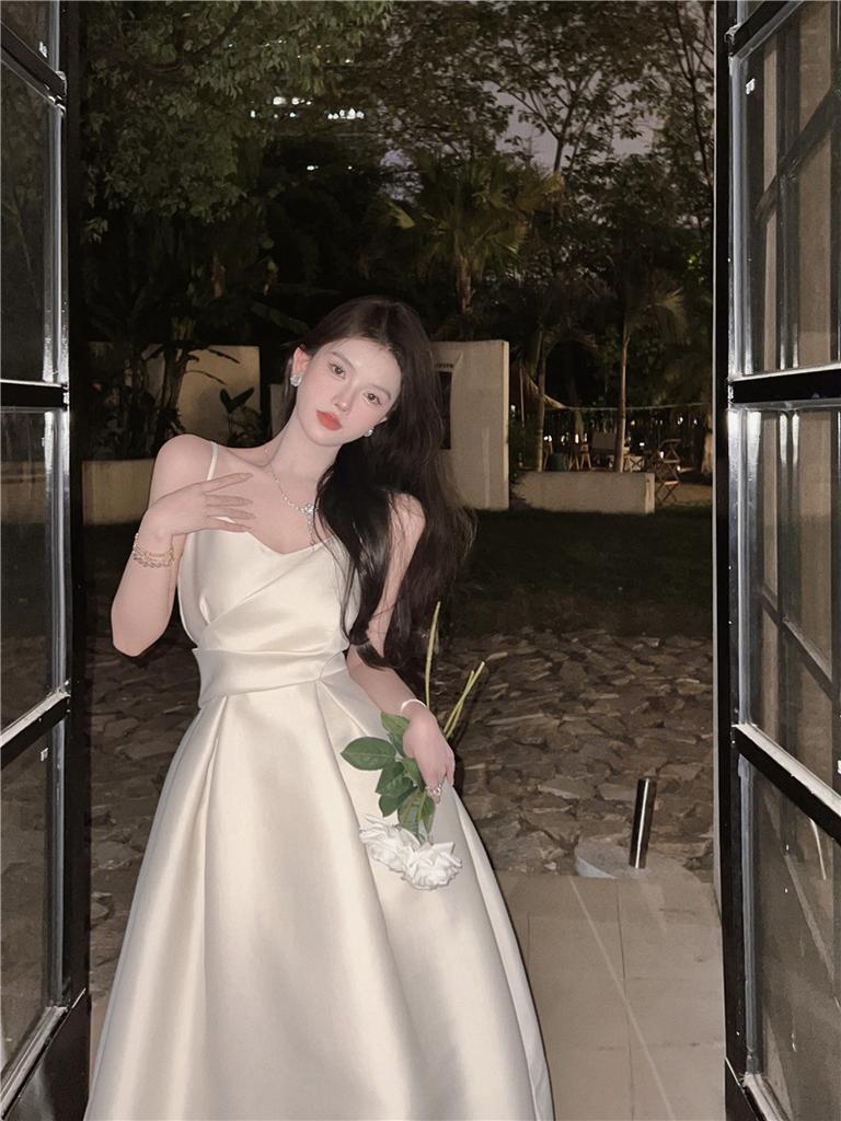 Glossy suspender dress women's autumn sleeveless waist slim-fitting niche design high-end long skirt dress skirt