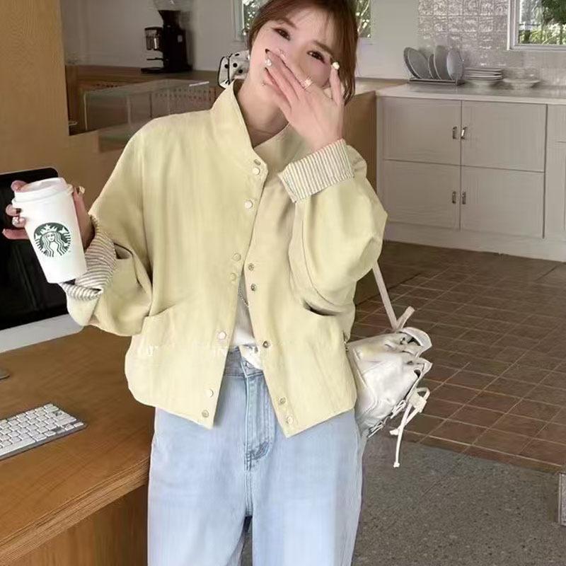 

Куртка пэчворк с полосатыми рукавами и воротником-стойкой - Весенняя повседневная верхняя одежда S светло-желтого