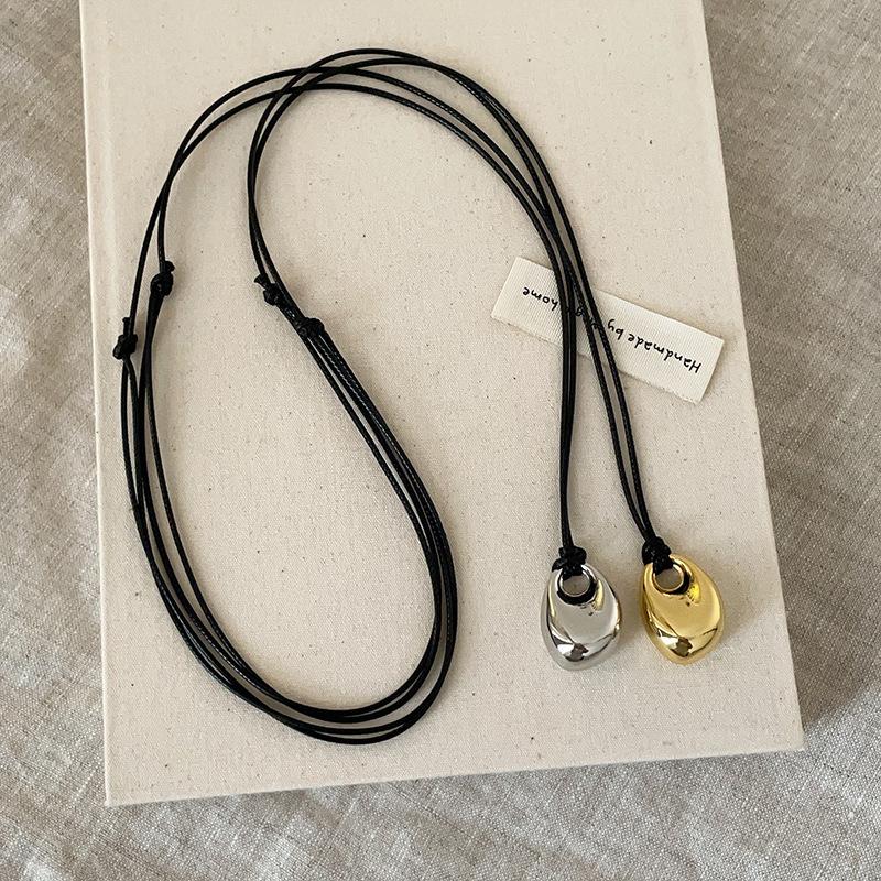 Beans Metal Black Rope Long Necklace Women'S Simple Premium Temperament Versatile Neck Chain Sweater Chain