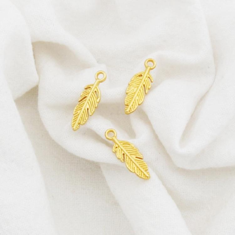 50Pcs Feather Charm Hanging Pendant For Craft Project Necklace Jewelry Making Ethnic Costume And Clothing Decoration