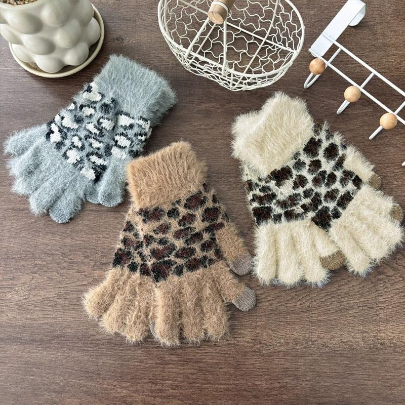 Korean Retro Fashion Faux Hair Insulation Gloves for Women Soft Skin Friendly Washable Cold Resistant Riding Insulation Gloves