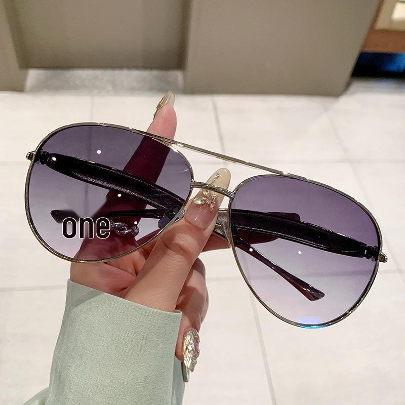 Chic Oversized Mirror Frame Unisex Sunglasses with Unique Fish Leg Design