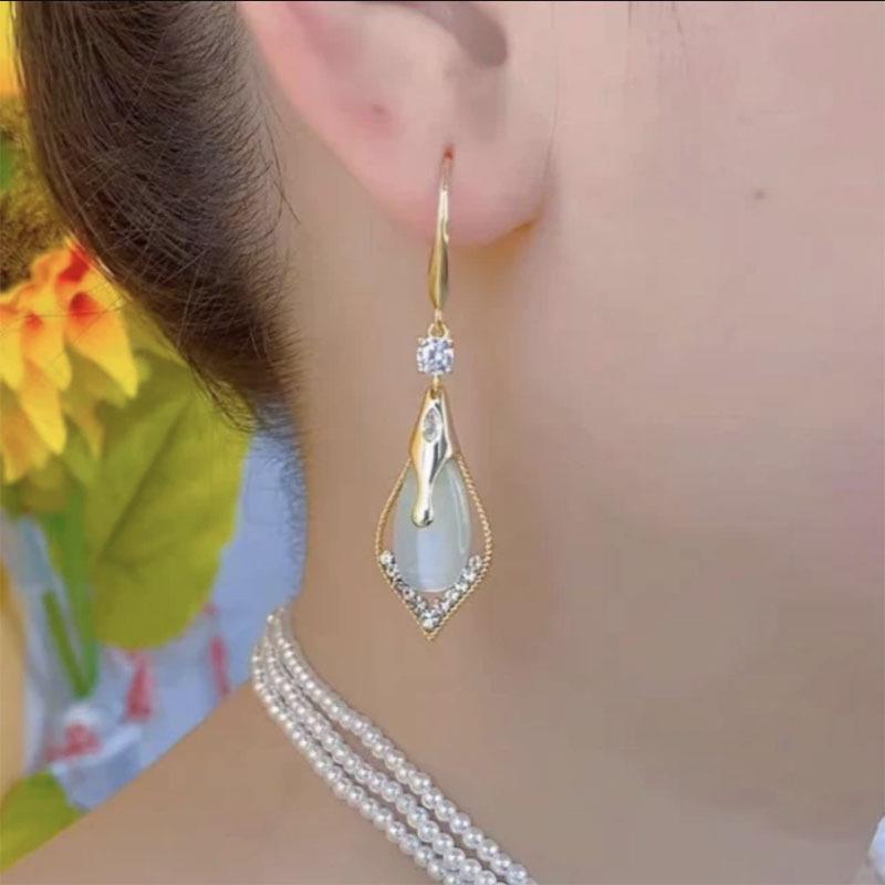 Elegante lange Ohrringe mit geometrischen Diamanten im Katzenaugen-Stil für einen schlankmachenden, vielseitigen Look