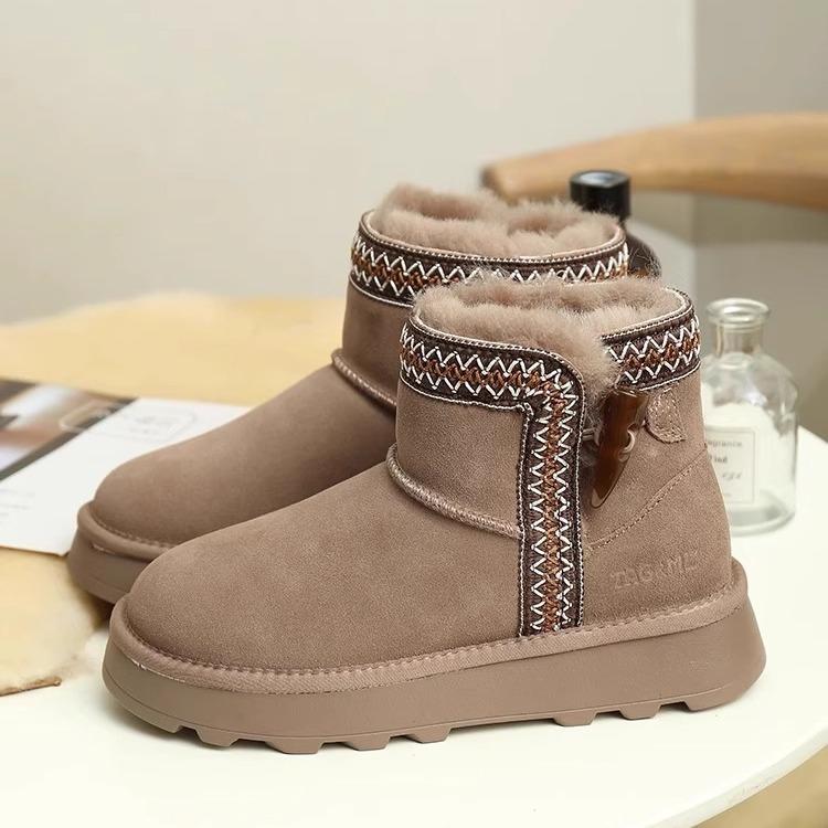 2025 autumn and winter new warm snow boots with fleece and thickened fur integrated Northeast short cotton shoes non-slip