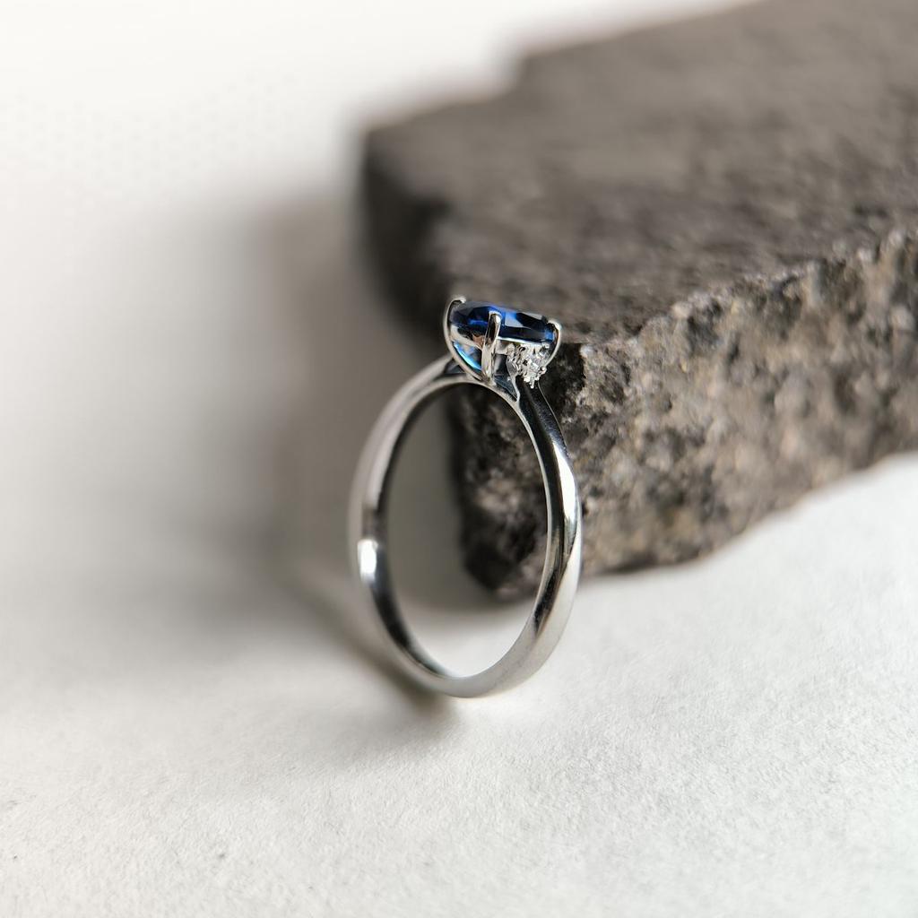 Серебряное кольцо с сапфиром nano 0.597ct, вес изделия 1,73 гр (2188995)