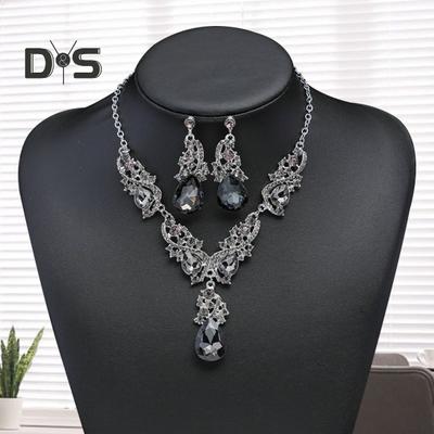 Women Necklace Earrings Set Luxury Symmetric Retro Rhinestone Hollow Out Anti-allergy Hanging Earrings Bridal Wedding Prom Anniversary Jewelry Set