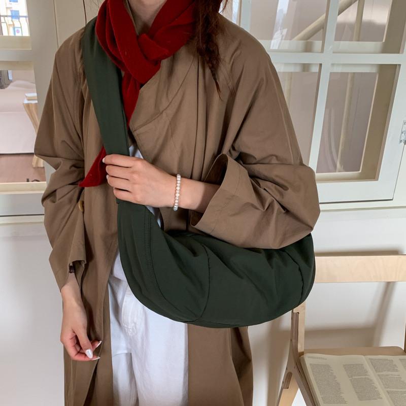 Canvas Duffle Bag For Women With Zipper Closure And Inner Pouch For Daily Use