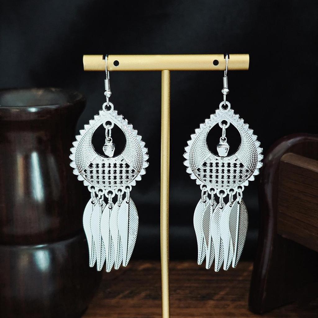 Etnické náušnice s třásněmi z listového stříbra Miao