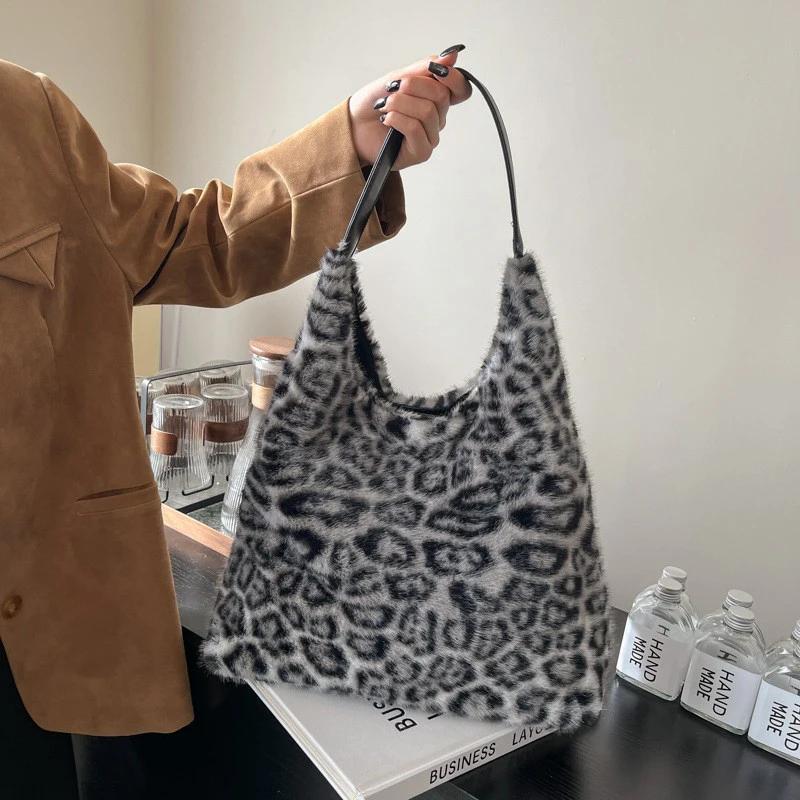 Retro Leopard Plush Shoulder Bags for Women High Capacity Girls Soft Faux Fur Hobo Handbag Winter Korean Style Underarm Bag Tote