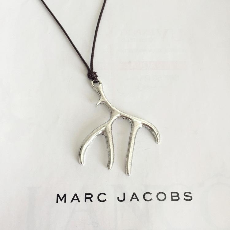 Retro Small Fresh Mori Minimalist Necklace, Ethnic Style Antler Pendant, Couple Versatile Long Sweater Chain Accessories