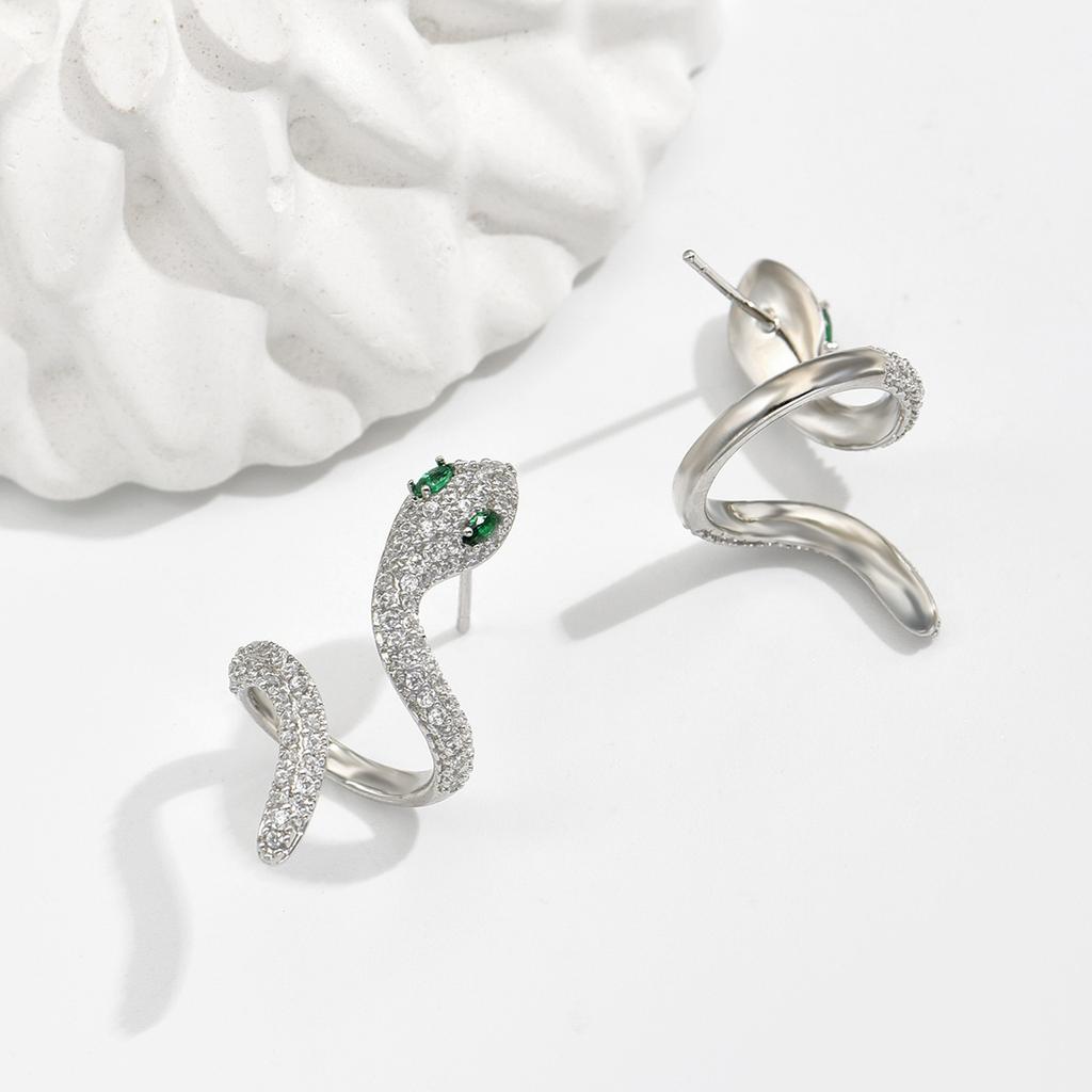 Light Luxury Niche Design, Snake Shaped Surround Earrings, Cool Style, Exotic Spirit Snake Green Eyes, Trendy and Cool