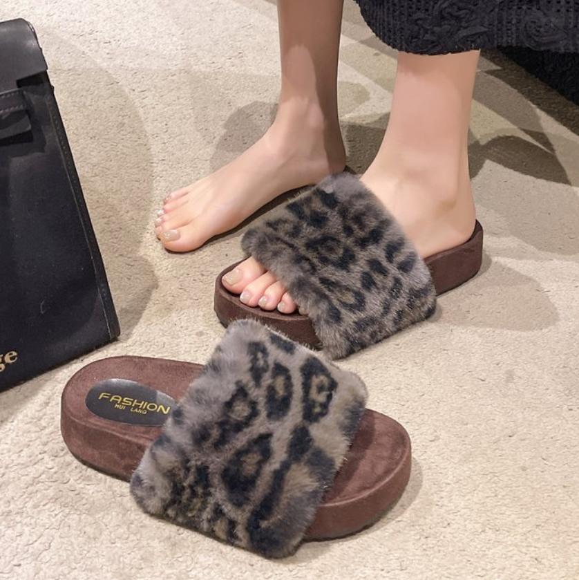 

Winter Women’s Fur Slippers Indoor Furry Fuzzy Shoes Home Cozy Warm Slides Women Flip Flops Soft Sole Tongs Femme Claquette Luxe 41